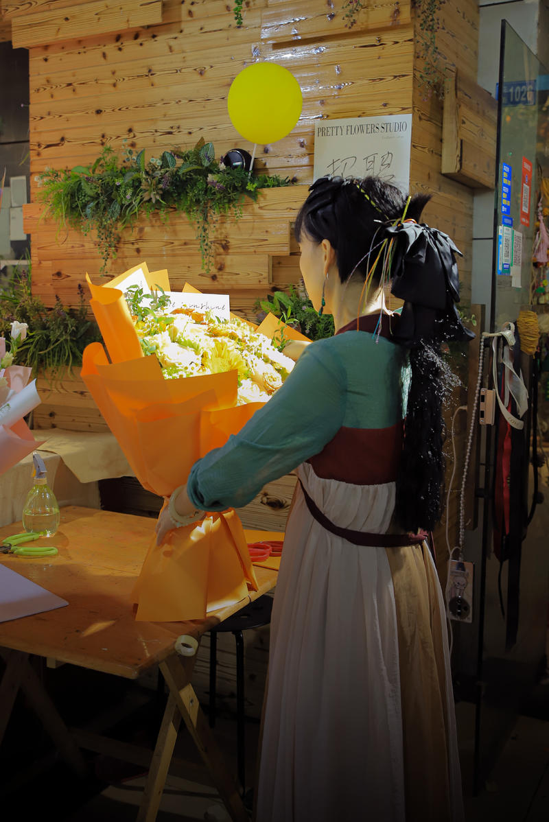 走过鲜花铺